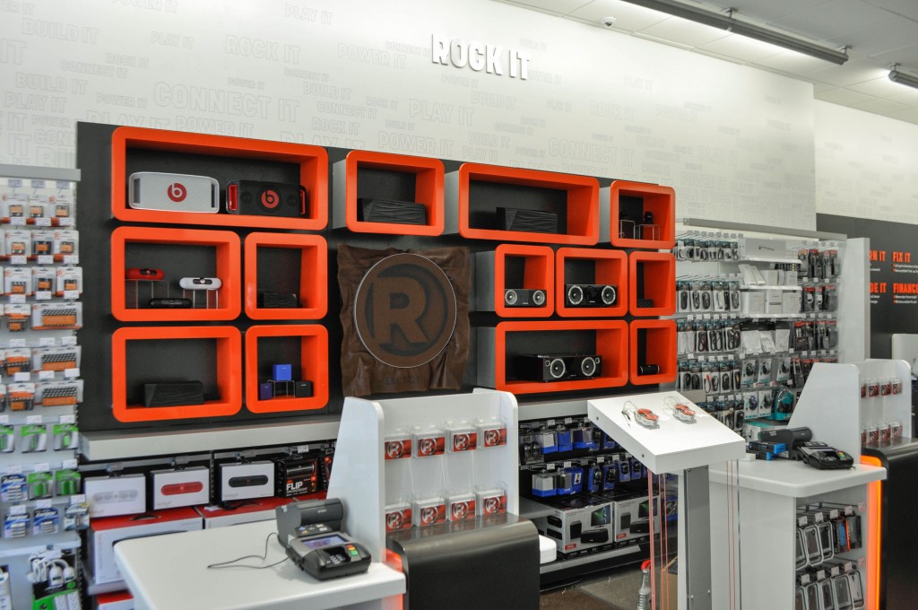 RadioShack unveiled new logo with new concept store